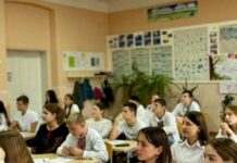 Їде наше майбутнє: старшокласники активно залишають Україну