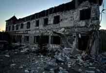 Окупанти вдарили по готелю у Слов’янську: є поранений (фото)