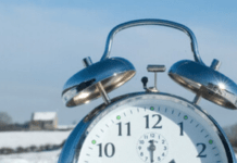Україна востаннє перейде на зимовий час: коли переводити стрілки годинників