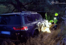 У Дніпровському районі надзвичайники вранці сталася ДТП: травмувався водій