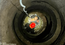 У Покрові рятувальники визволили чоловіка, який впав у колодязь