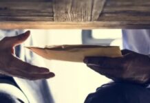 Новий законопроєкт: в Україні пом’якшать покарання для корупціонерів, які співпрацюють зі слідством