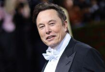 Маск пообіцяв по 1 млн доларів за підтримку його петиції. Це схоже на підкуп виборців