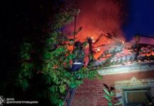 У Нікополі зранку зайнявся житловий будинок