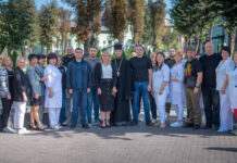 У Камʼянському на території реабілітаційного центру відкрили капличку ПЦУ