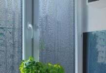 Конденсат на вікнах: ефективні способи його позбутися