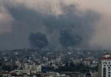 ЦАХАЛ атакувала банк “Хезболли”, терористи випустили по Ізраїлю сотні ракет