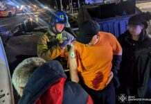 У Кривому Розі внаслідок ворожої атаки постраждало 17 людей, з них 1 рятувальник