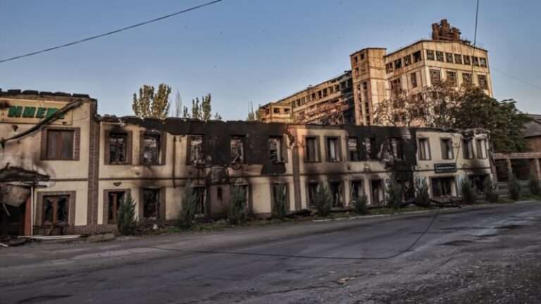 У Торецьку російські військові вбили і поранили цивільних – прокуратура