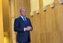 Шольц після розмови з Путіним зателефонував Туску