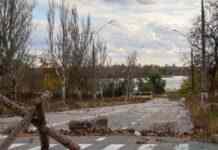 МВА: російські війська атакували дроном авто в Херсоні, водія госпіталізували