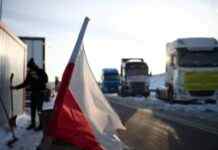 ДПСУ: у Польщі протестувальники заблокували пункт пропуску «Медика – Шегині»