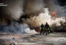 Сили РФ вдарили дронами по Одесі: пошкоджені приватні будинки і навчальний заклад, є поранені – влада