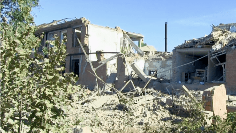 Внаслідок обстрілів Нікопольщини пошкоджені будинки, агрофірма, заправка і автівки – ОВА