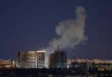 У Києві уламки дронів впали у трьох районах: виникла пожежа у багатоповерхівці, палає СТО – мер