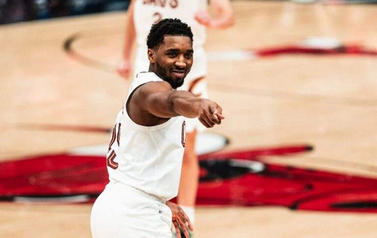 Яскравий двоочковий оборонця “Клівленда” після розвороту на 360 градусів: момент дня в НБА