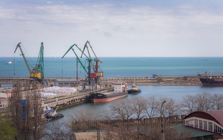 У Дагестані заявили про атаку дрона на Каспійськ. У Махачкалі закривали аеропорт