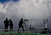 Росіяни поскаржилися на атаку дронів на Москву і закрили аеропорти (відео)