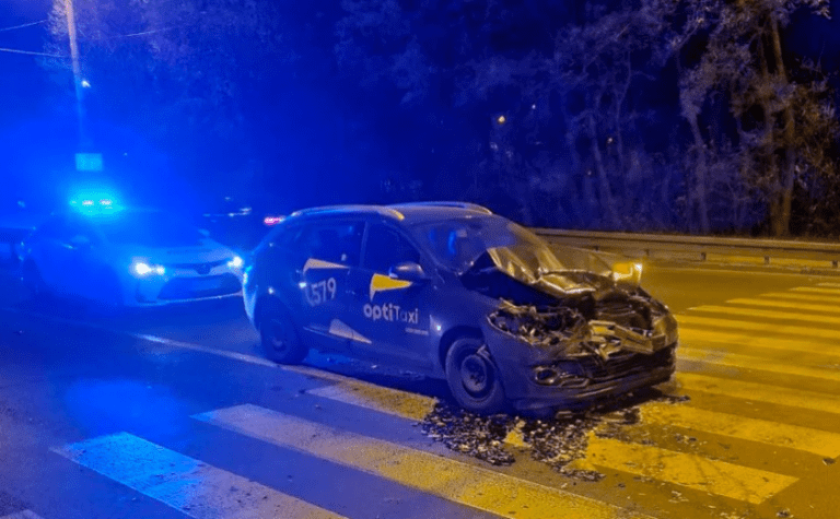 На проїзді Гальченка у Дніпрі зіткнулися два Renault: є постраждалі