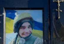 Близько 10 пострілів: у Кривому Розі шукають вандала, який поглумився над могилою військового