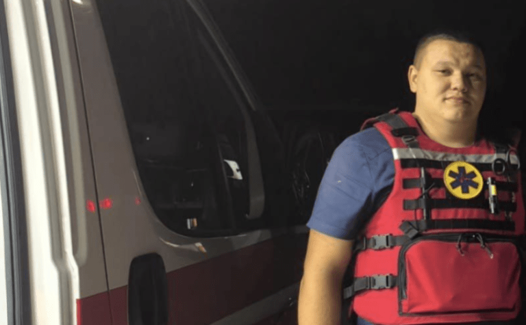 У Павлограді 55-річна жінка впала з триметрової драбини: її госпіталізували до лікарні з численними травмами