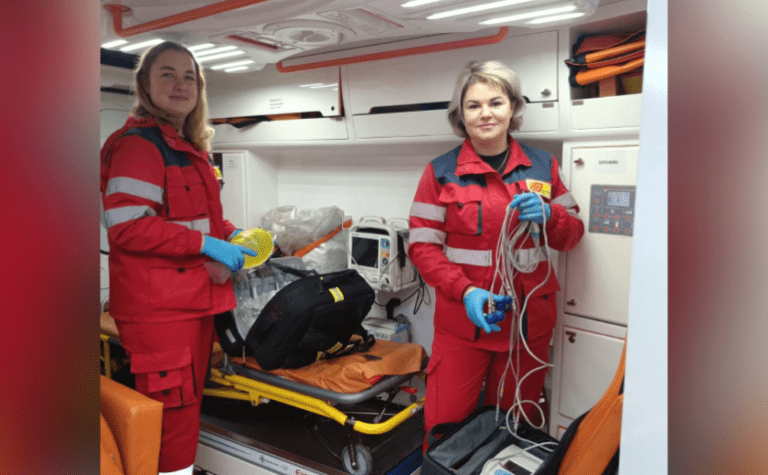 Випив 4 банки Revo: на одній з вулиць Камʼянського перехожі знайшли непритомного хлопчика