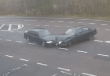На Запорізькому шосе у Дніпрі зіткнулися два легковики: подробиці ДТП