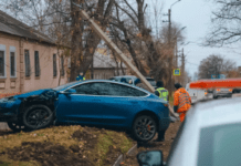 У Дніпрі на Січових Стрільців зіткнулись Tesla та Volvo: подробиці