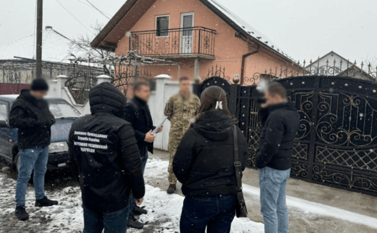 На Закарпатті викрили і затримали прикордонника, який допомагав ухилянтам втекти з України