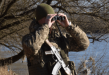 Збиралися перепливати крижану Тису без будь-яких плавзасобів: на кордоні з Румунією затримали двох втікачів