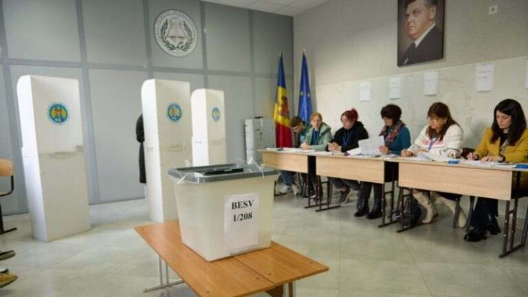 У другому турі виборів президента Молдови фіксують рекордну явку