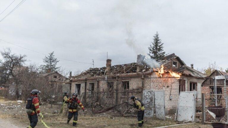 Влада повідомила про загиблих і поранених цивільних у прифронтових областях