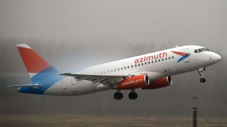 ЗМІ: в аеропорту Анталії на півдні Туреччини загорівся російський літак із пасажирами на борту