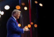 «Верстка»: представники РФ, зокрема Путін, привітали Трампа «через знайомих»