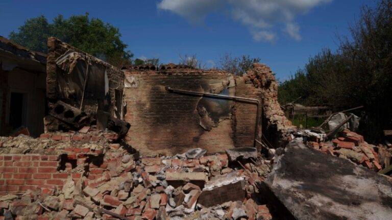 ОВА: російські війська обстріляли Сумщину 33 рази протягом дня, один цивільний поранений