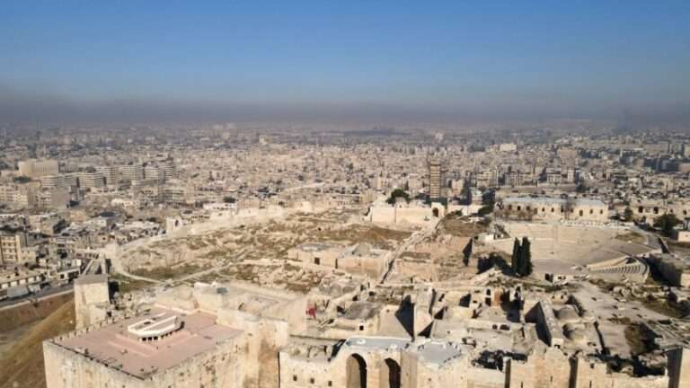 Reuters: російські військові літаки бомбардують обʼєкти повстанців у сирійському Алеппо