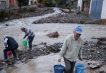 Аеропорт Барселони скасував або затримав десятки рейсів через зливи