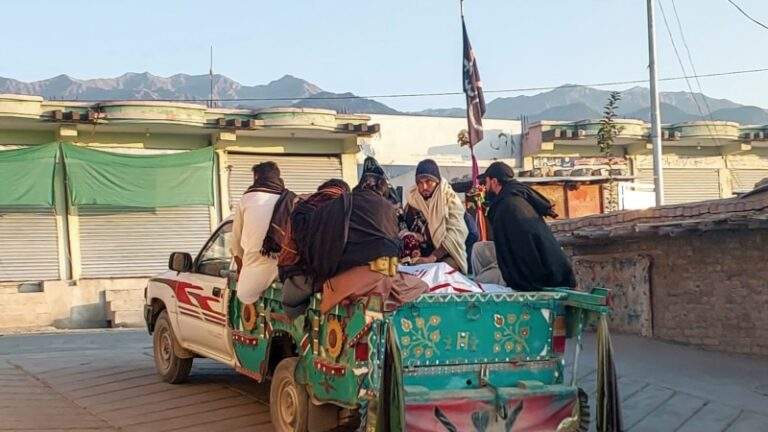 У Пакистані погодили перемир’я після загибелі понад 100 людей у міжконфесійних сутичках