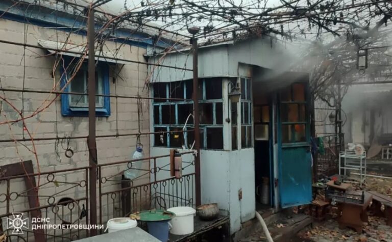 Загорілися речі у кімнаті: у Синельниківському районі на пожежі загинув чоловік