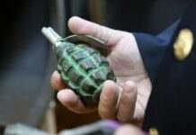 У Дніпрі затримали чоловіка, який погрожував правоохоронцям гранатою – поліція