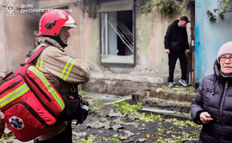 У Кривому Розі завершено роботи після ворожого удару: постраждали 26 осіб (серед них 2 дитини), 3 врятовано
