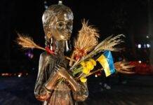 У канцелярії президента Польщі запалили свічку в пам’ять про жертв Голодомору