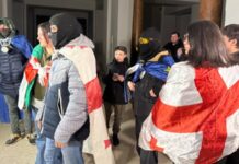 Грузинська опозиція продовжила протест біля Тбіліського державного університету