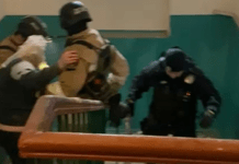 Поліцейський допоміг літнім людям, які отримали поранення під час ворожого обстрілу Кривого Рогу