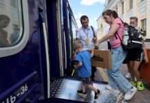 Дитячі вагони та безоплатний проїзд: які є пільги для дітей в “Укрзалізниці”