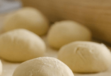 Як приготувати пухке та повітряне дріжджове тісто: секретні інгредієнти для ідеальної випічки