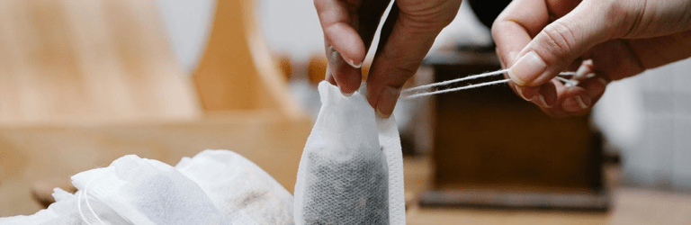 Як позбутися неприємного запаху взуття: корейський трюк з чайними пакетиками