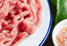 Чому кулінари радять додавати цукор до фаршу для котлет: секрети ідеальної страви