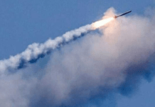 В Одесі російська ракета влучила у житловий будинок: є загиблі й поранені