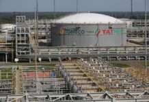 В Росії НПЗ скорочують переробку нафти через збитки: є загроза закриття, – Reuters